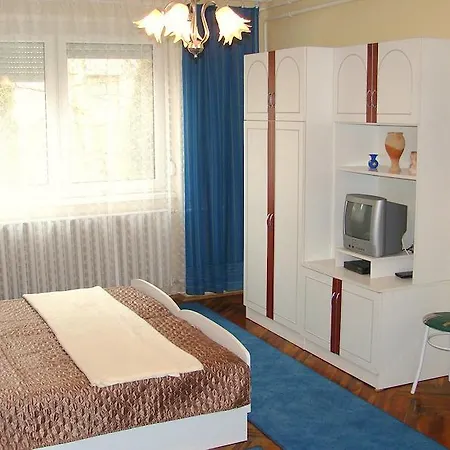 아파트 Napfeny Apartmanhaz *