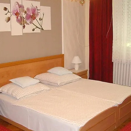 Napfeny Apartmanhaz