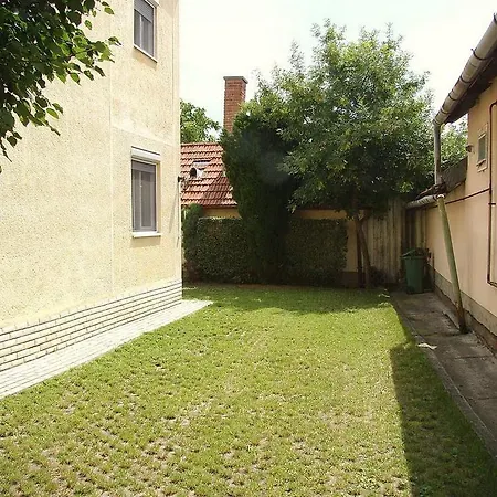 아파트 Napfeny Apartmanhaz