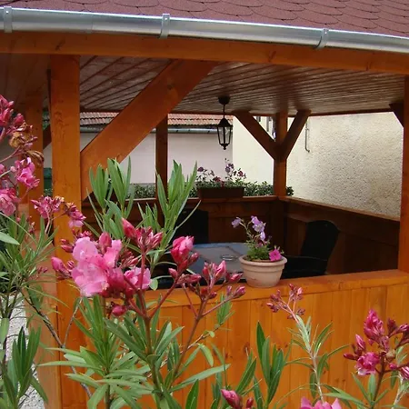 Napfeny Apartmanhaz